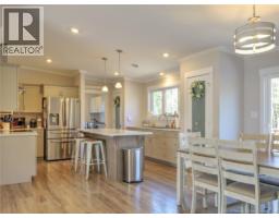 124 Diamond Square Road, photo 11