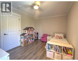 124 Diamond Square Road, photo 22