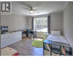 124 Diamond Square Road, photo 23