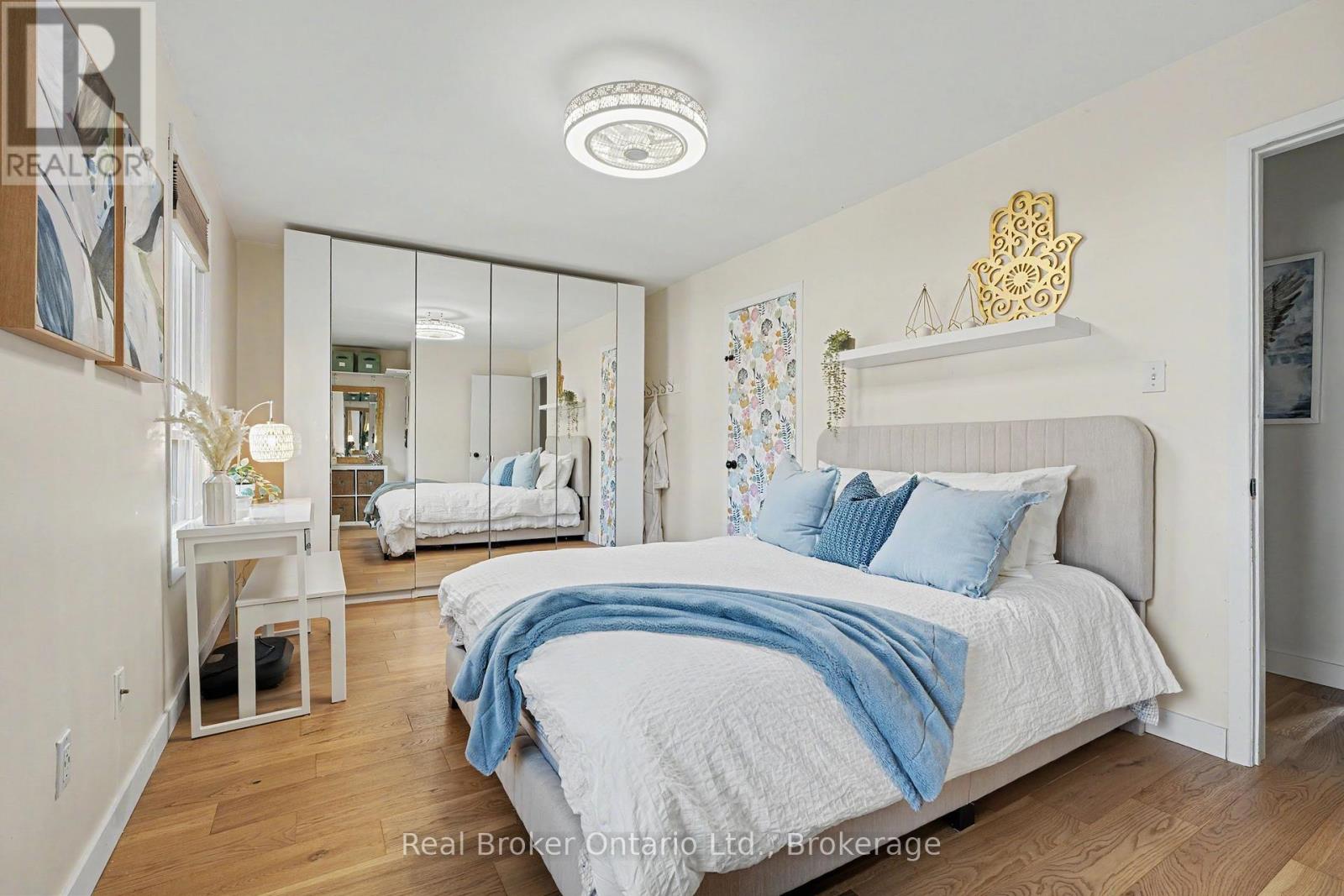 #54 5475 LAKESHORE UNIT ROAD - Image 17