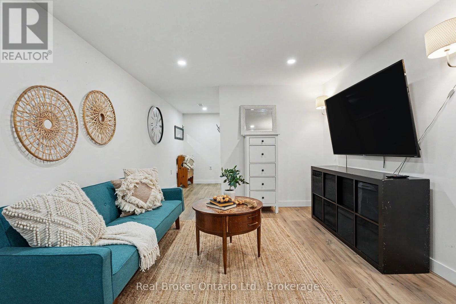 #54 5475 LAKESHORE UNIT ROAD - Image 25