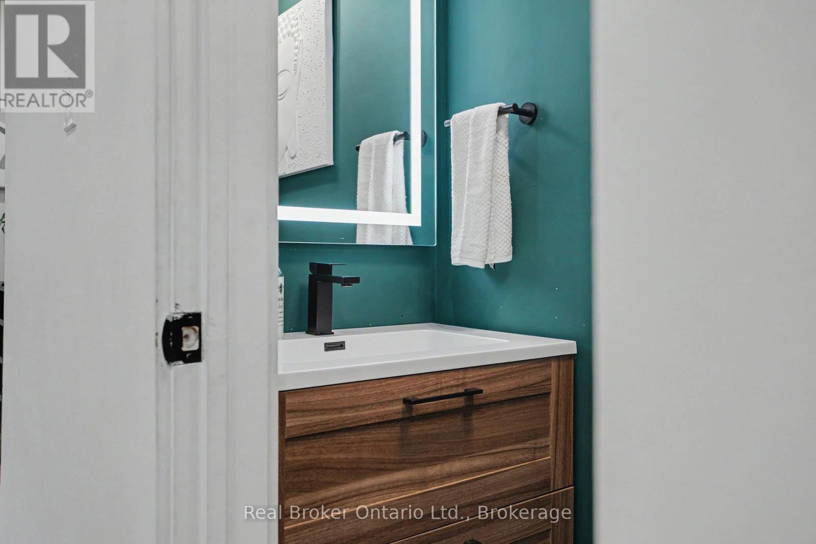 #54 5475 LAKESHORE UNIT ROAD - Image 34