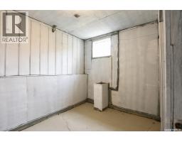 815 Elphinstone Street, Regina, SK S4T3L5 Photo 12