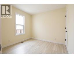 Laundry room - 815 Elphinstone Street, Regina, SK S4T3L5 Photo 9