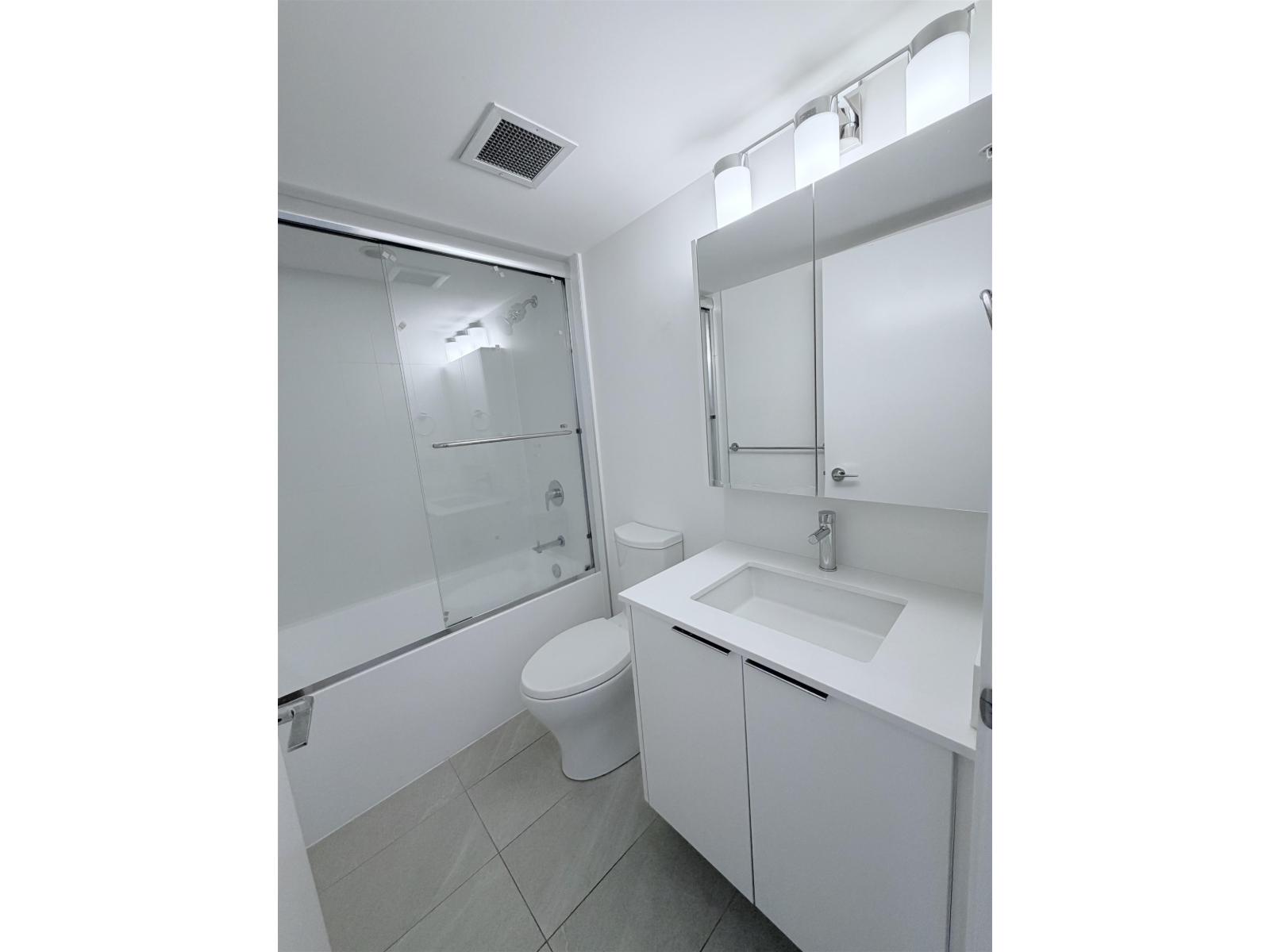 2 Bed, 2 Bath House for Rent in Surrey – 1303 10333 133 ST., Surrey – MLS# R3173699 - Image 12