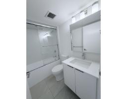1303 10333 133 St., Surrey, BC V3T0V1 Photo 12