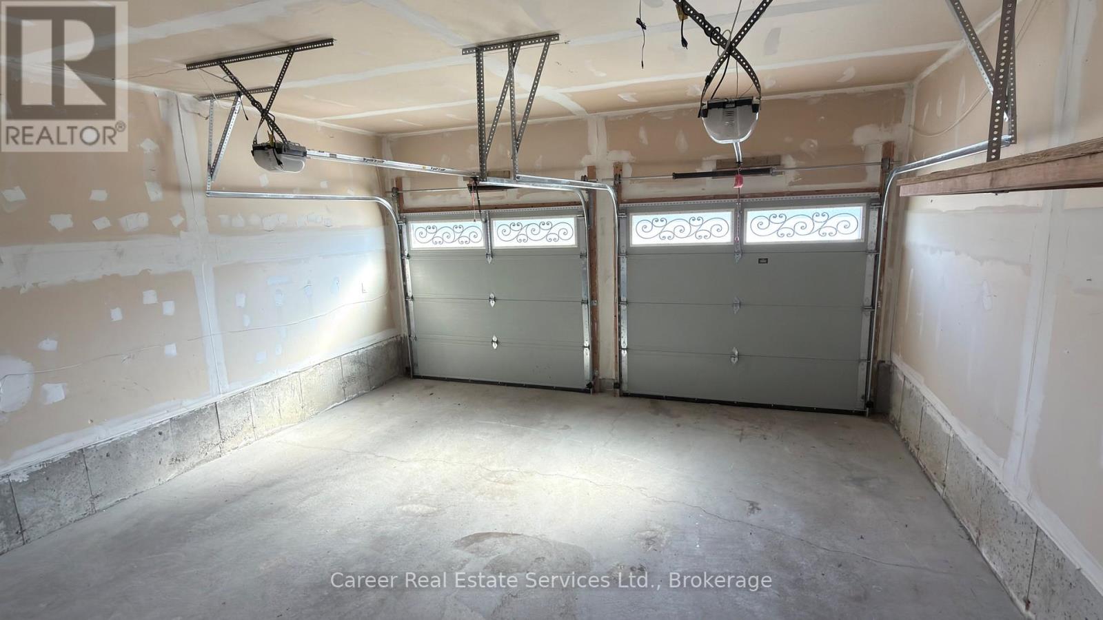 10 CAMPVIEW STREET - 30