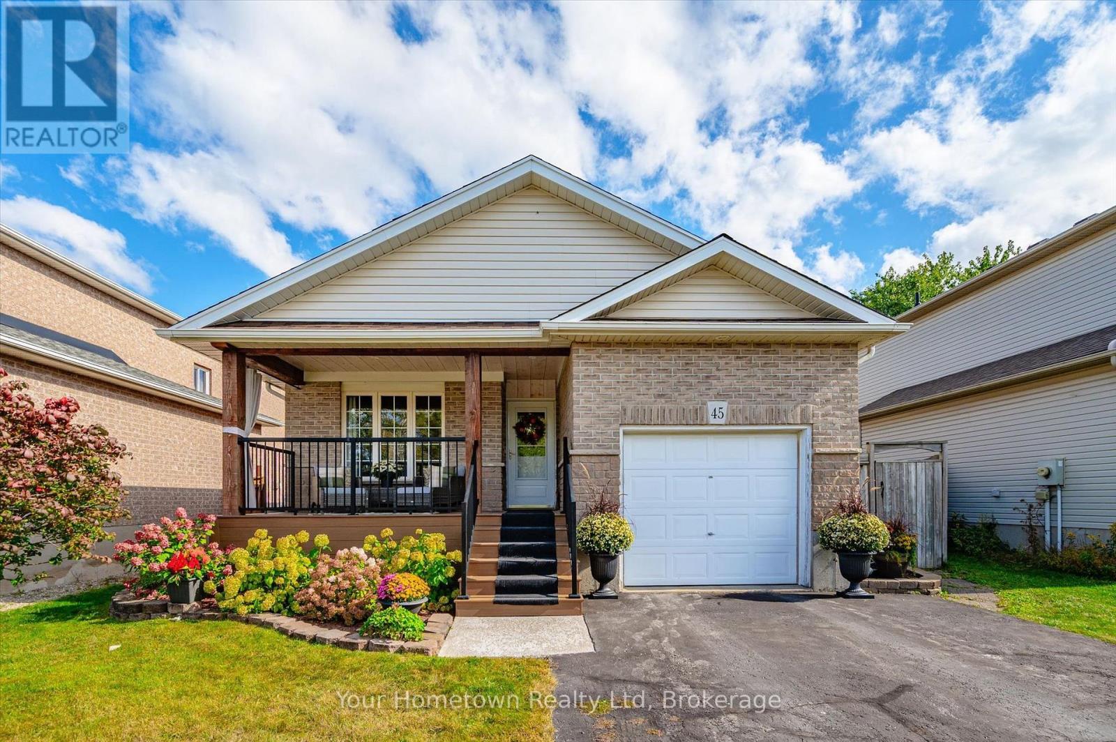 45 PEGLAR CRESCENT - 1