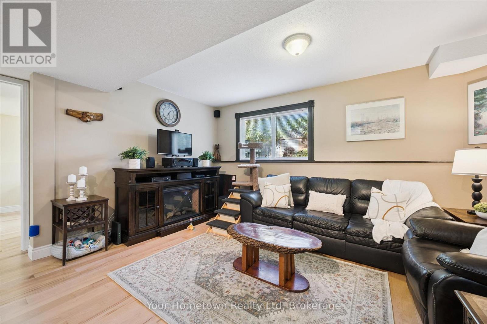 45 PEGLAR CRESCENT - Image 24