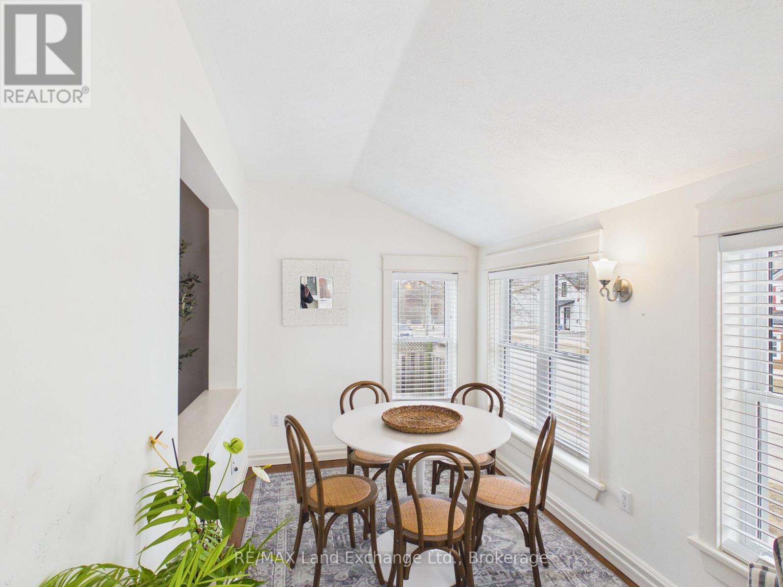 842 OLDE VICTORIA STREET - Image 6