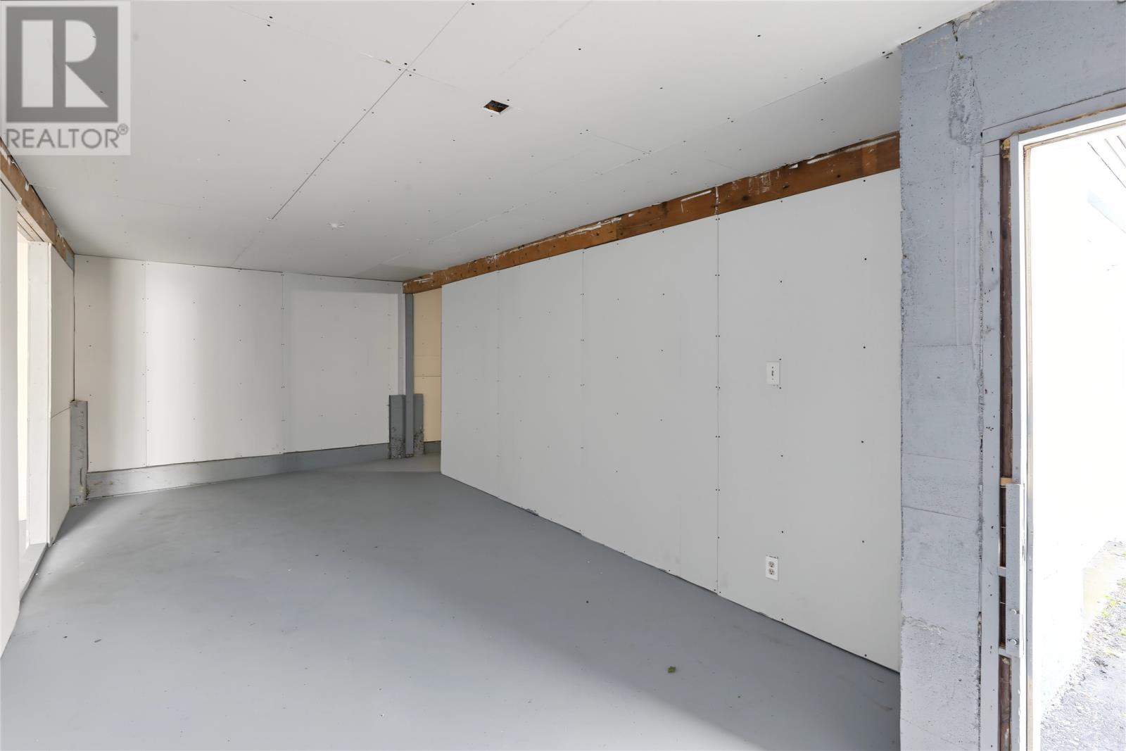 83 Viking Road - 47
