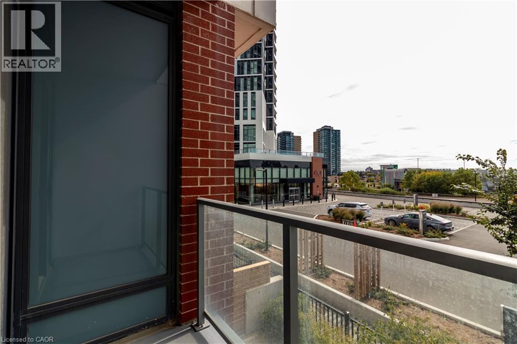 15 Wellington Street South — photo 30