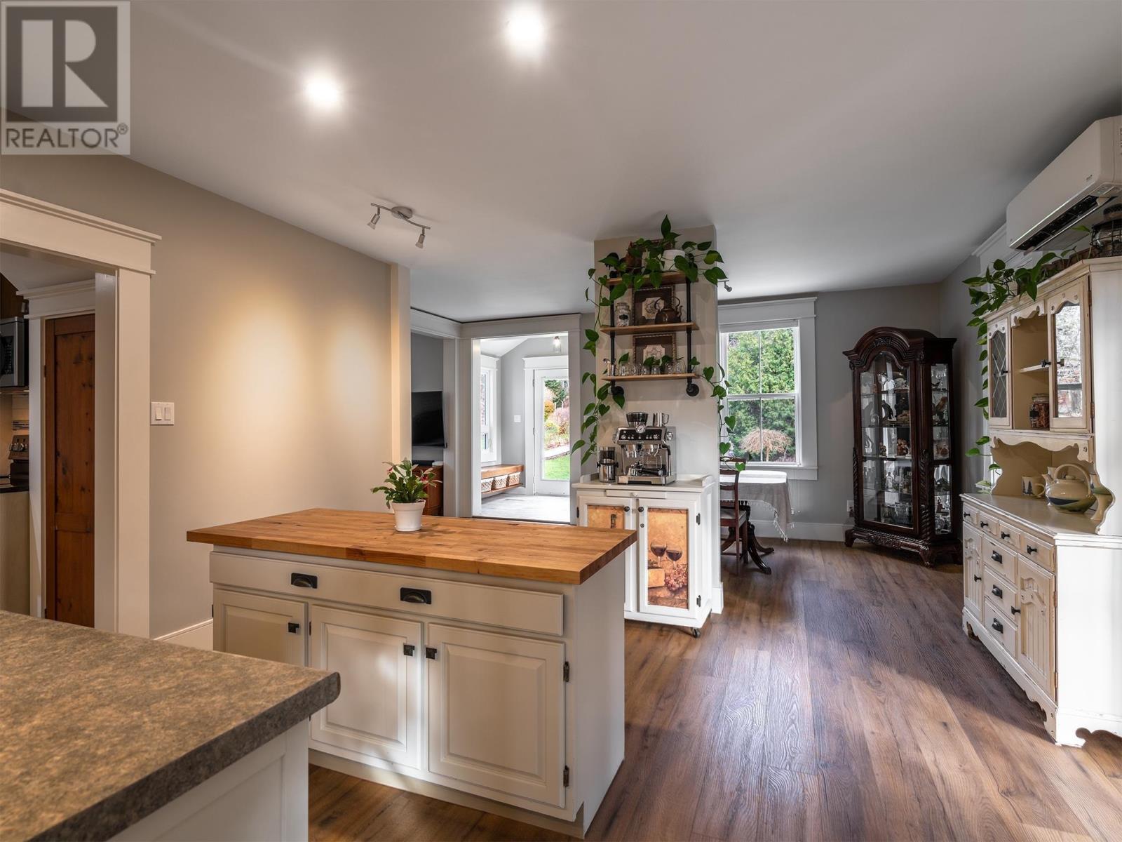 3693 Dixon Road - 12