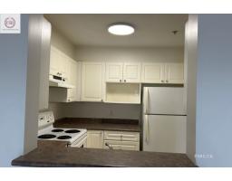9979 140 St, Surrey, BC V3T5W2 Photo 6