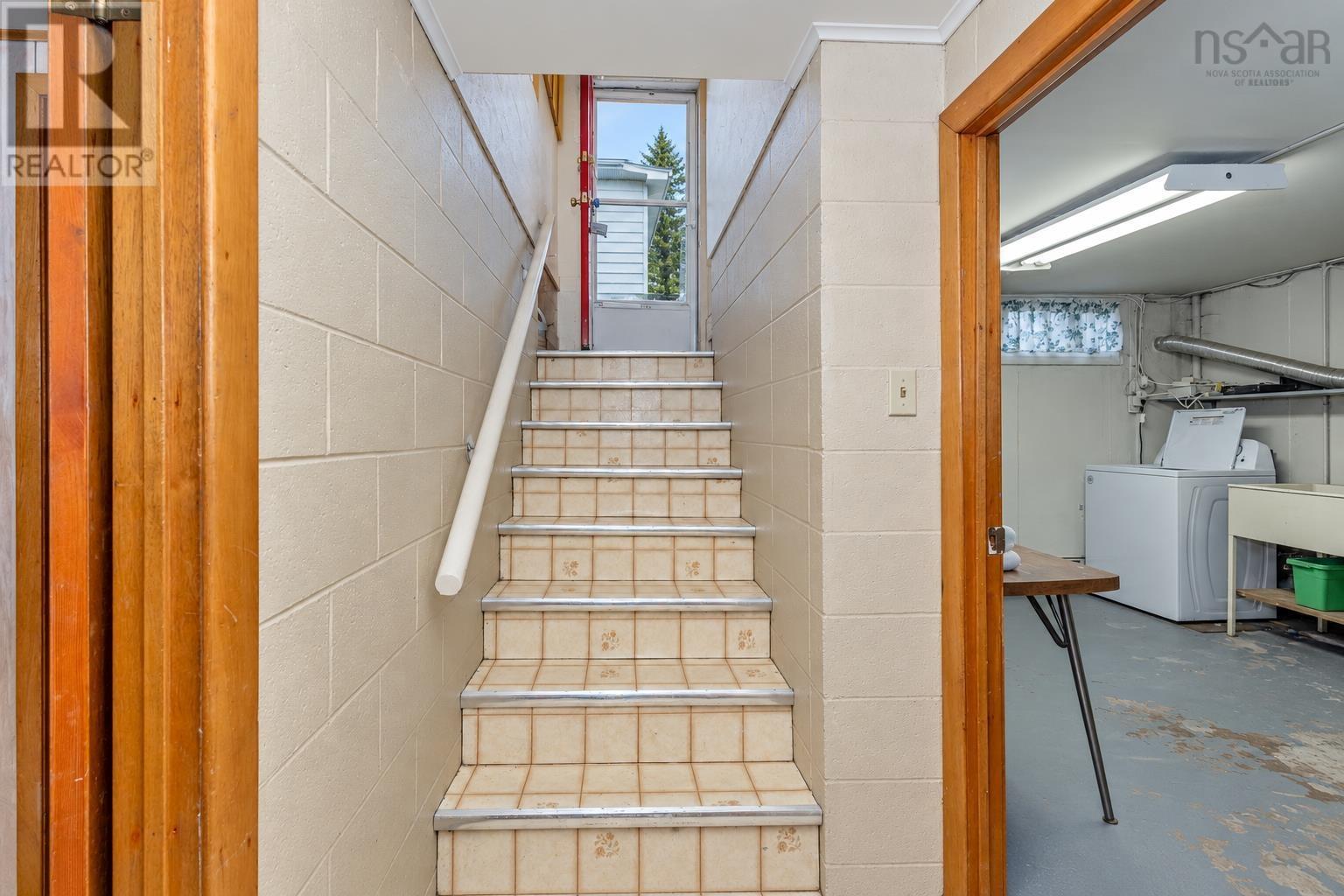 Property 27 of 34 of 6 Hillier Street