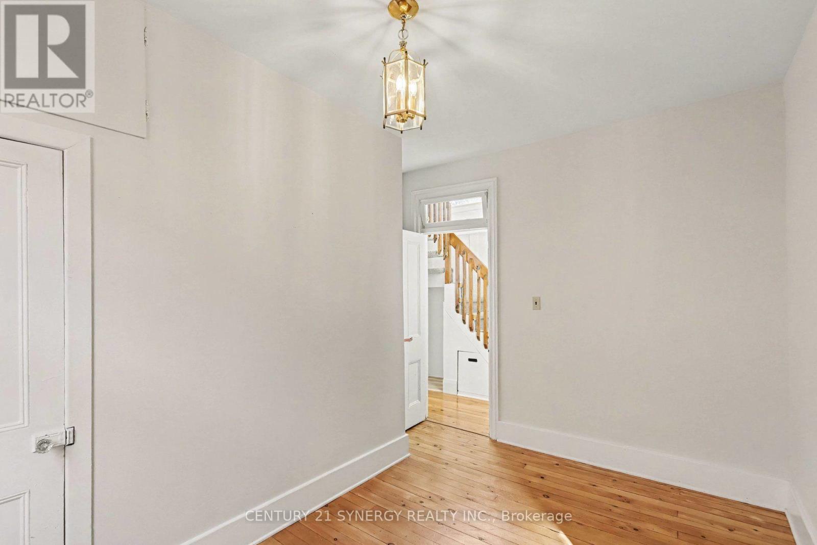 18 Wilton Crescent — photo 16