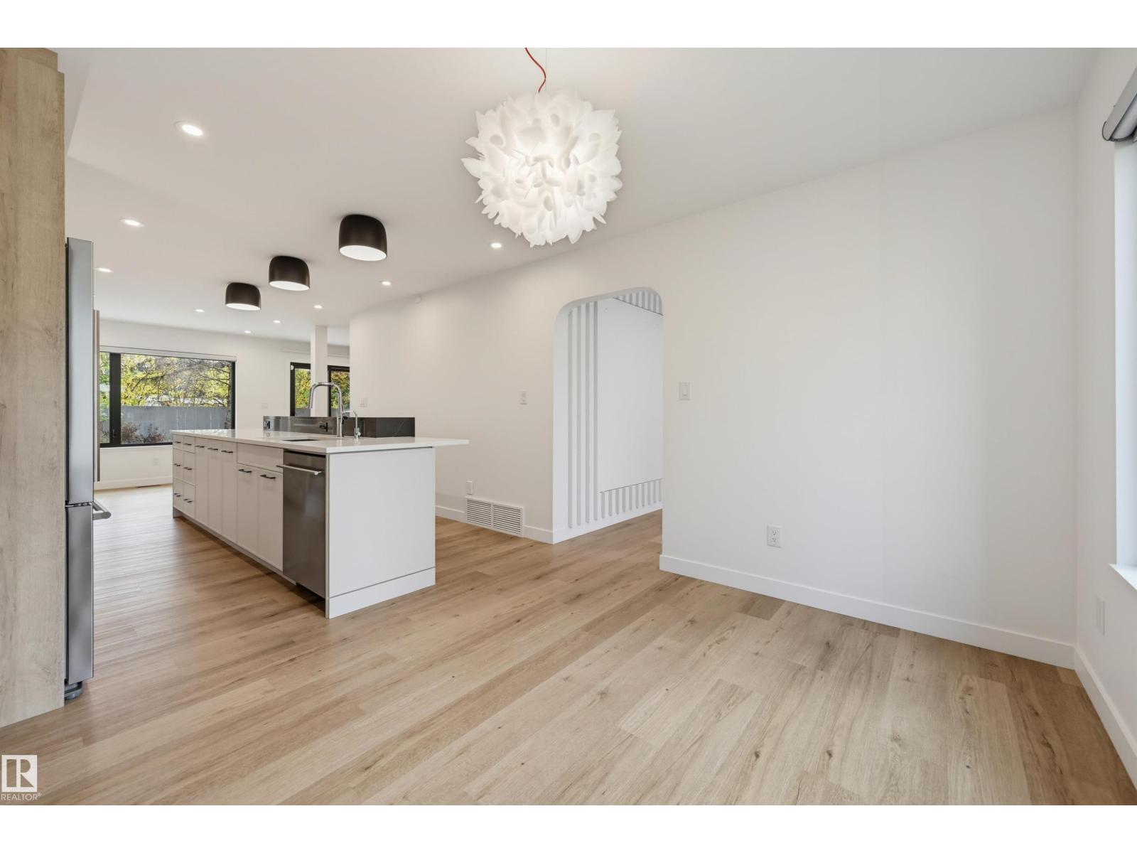 7727 139 ST NW - 26