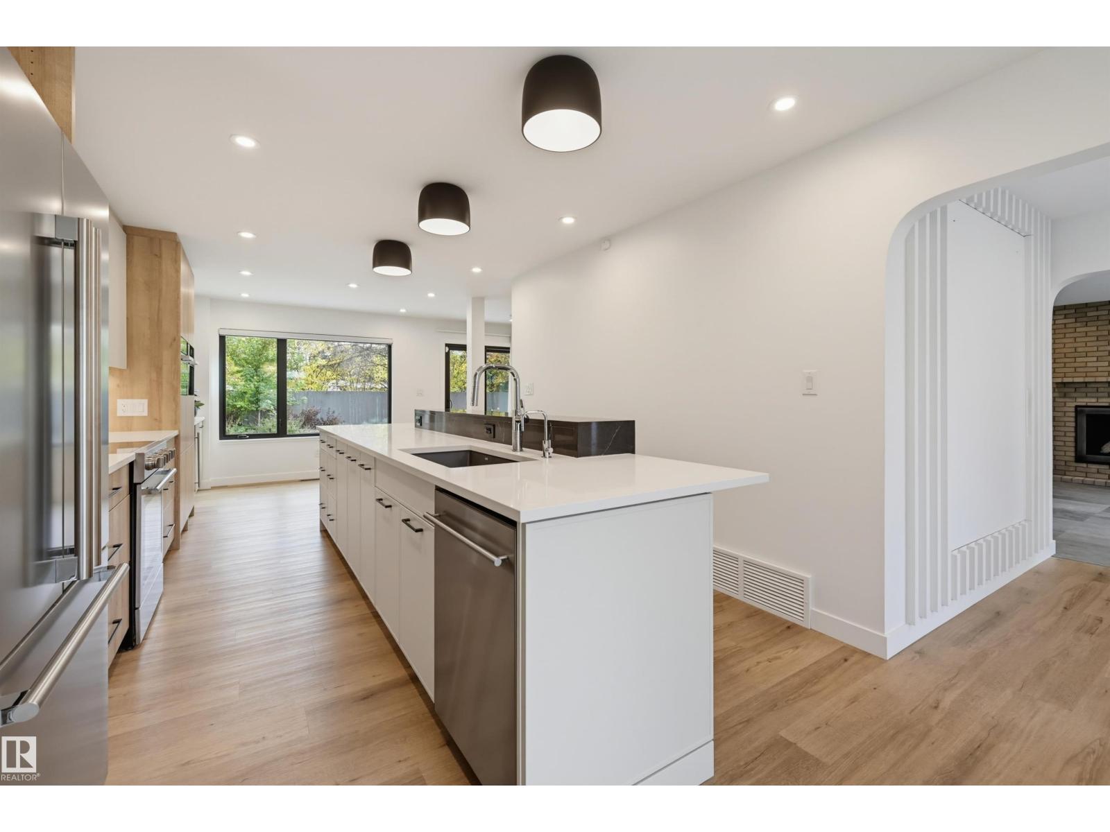 7727 139 ST NW - 28