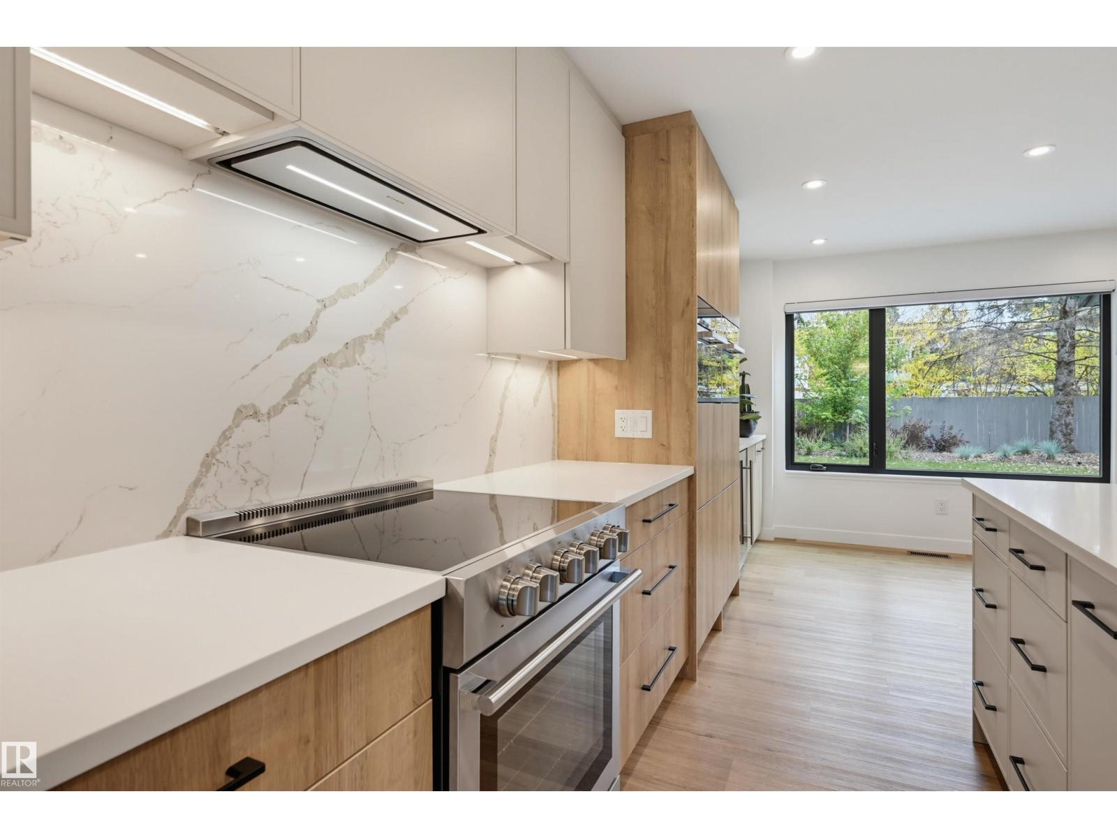 7727 139 ST NW - 29