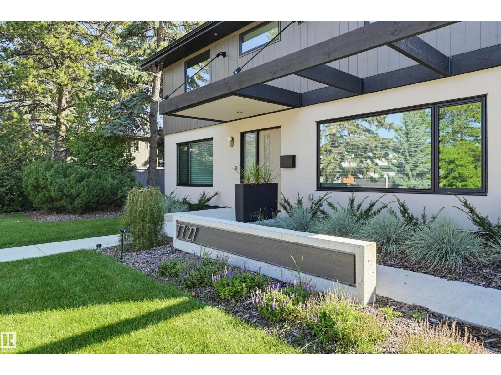 7727 139 ST NW - 7