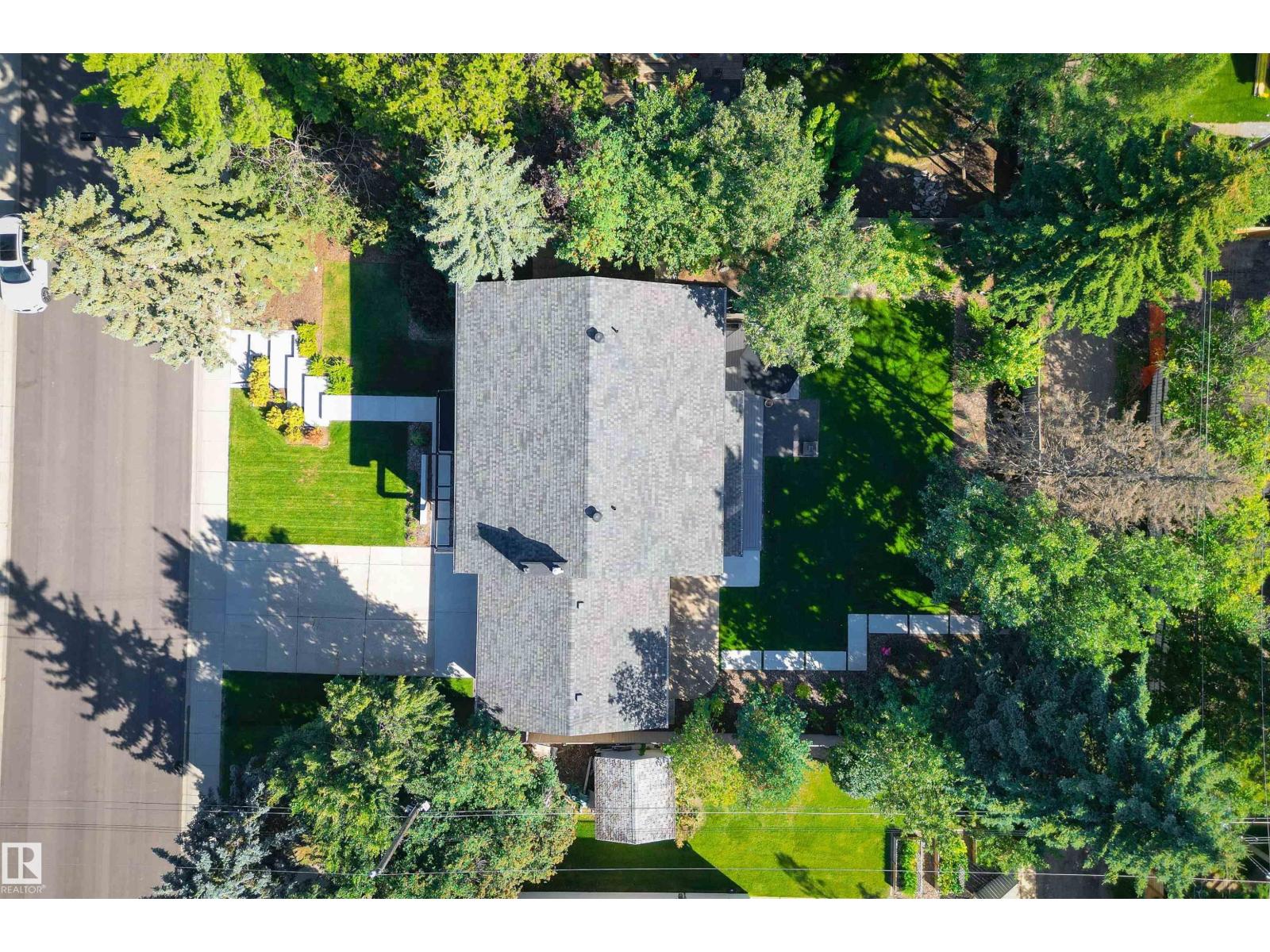 7727 139 ST NW - 8
