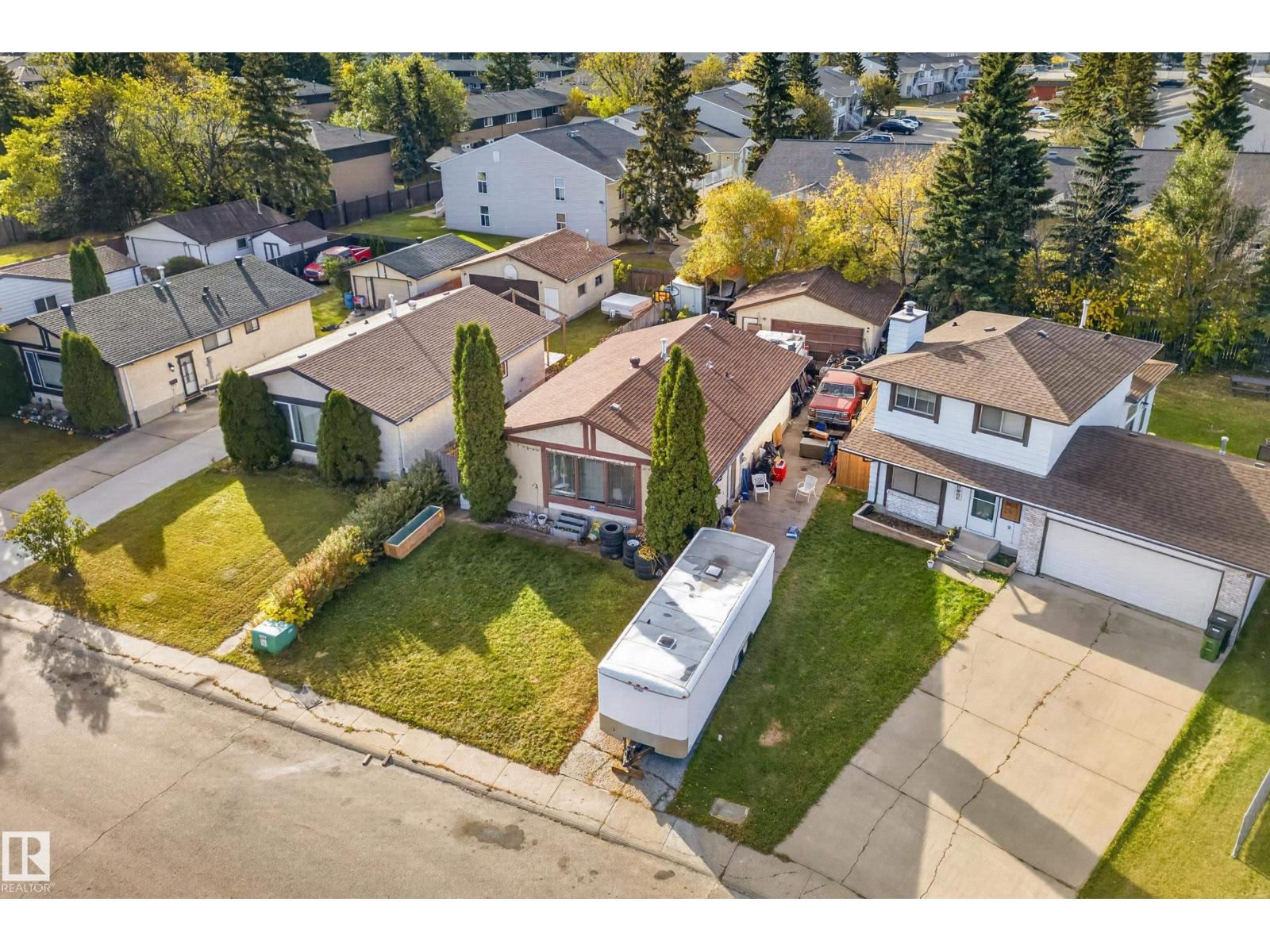 3819 17A Avenue NW, Daly Grove — photo 4 of 30: Property photo