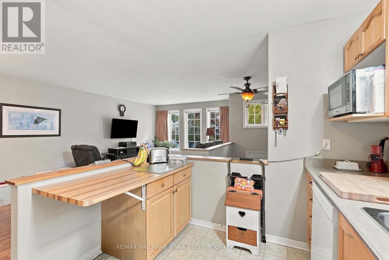 64 WHALINGS CIRCLE - 10