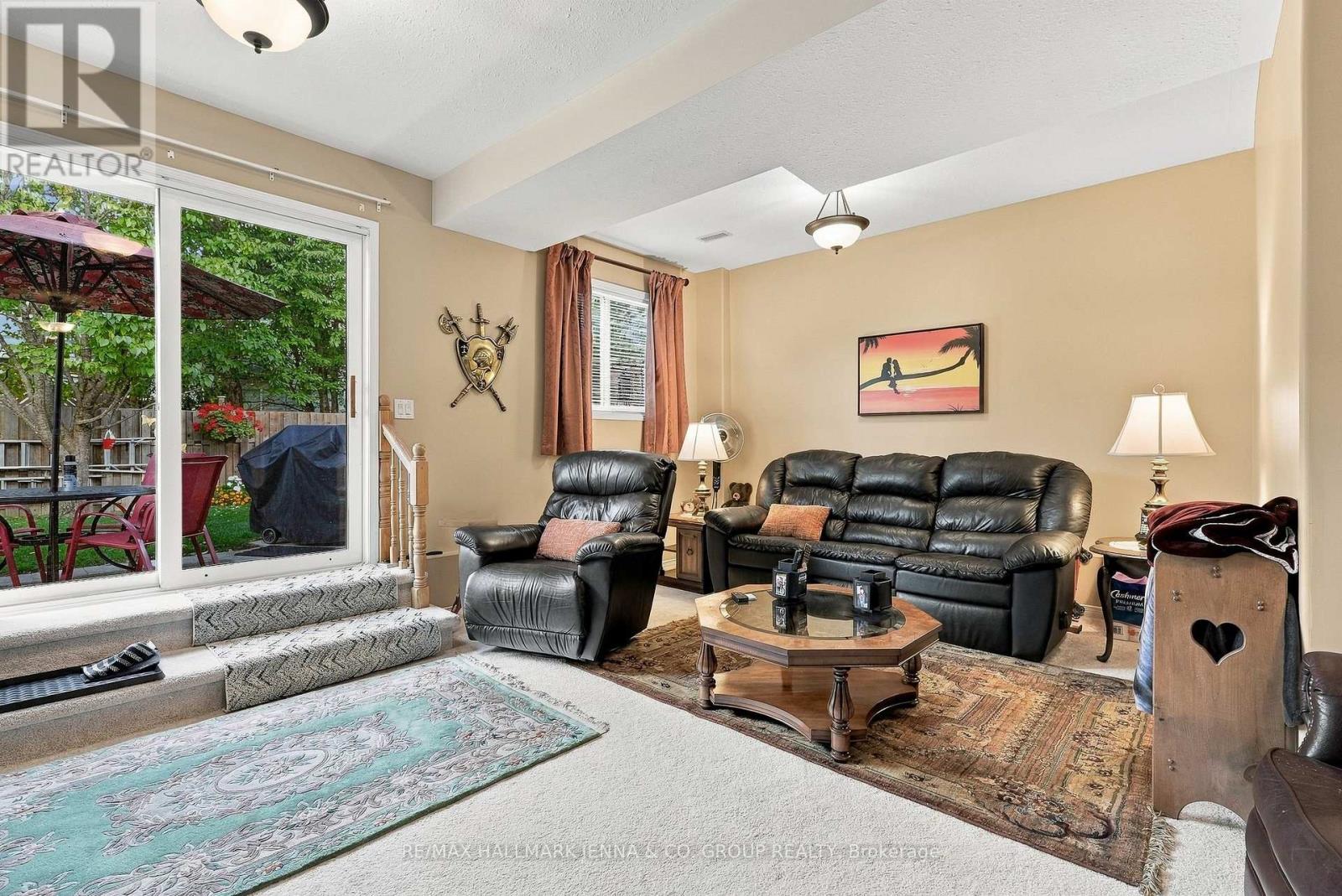 64 WHALINGS CIRCLE - 31