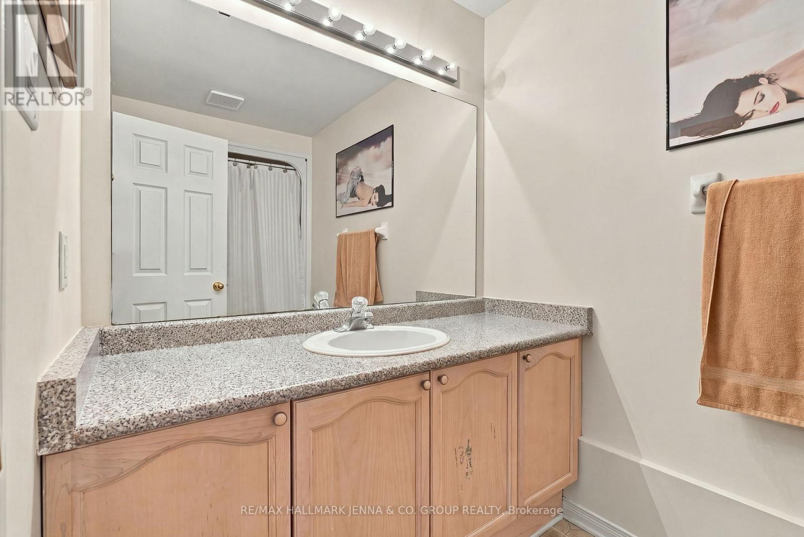 64 WHALINGS CIRCLE - 33