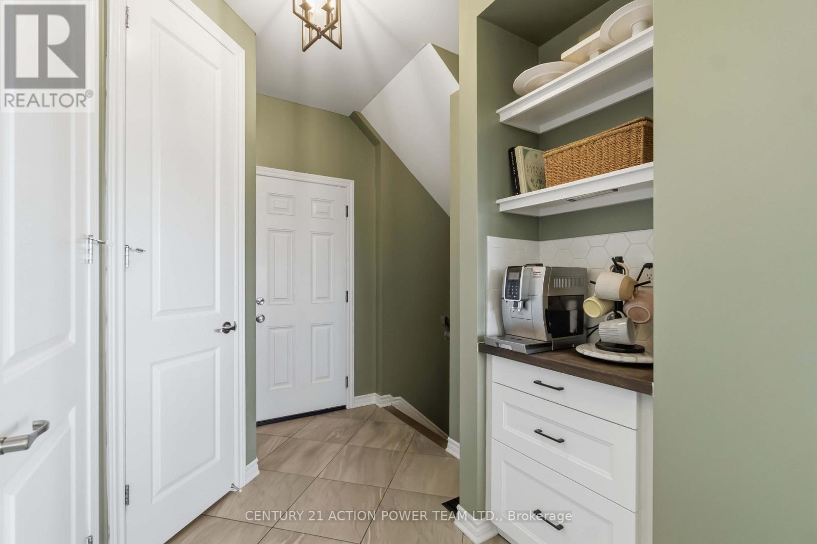 156 BARTONIA CIRCLE - Image 17