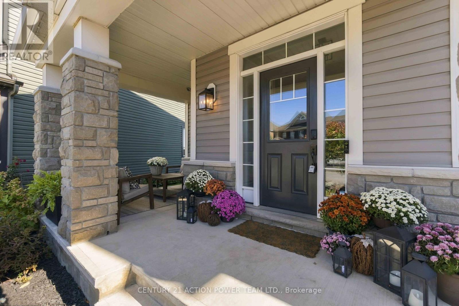 156 BARTONIA CIRCLE - 2