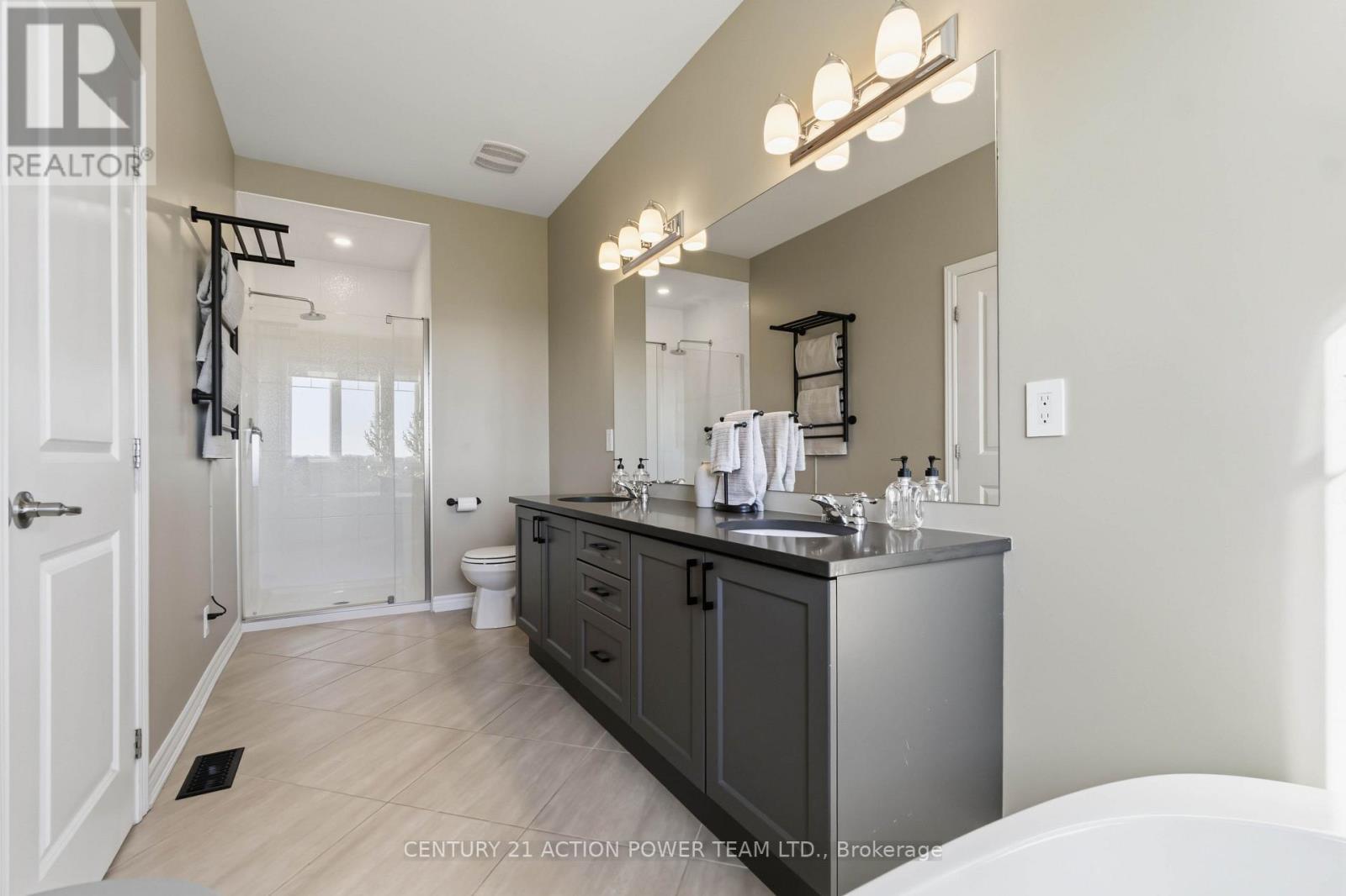 156 BARTONIA CIRCLE - 26
