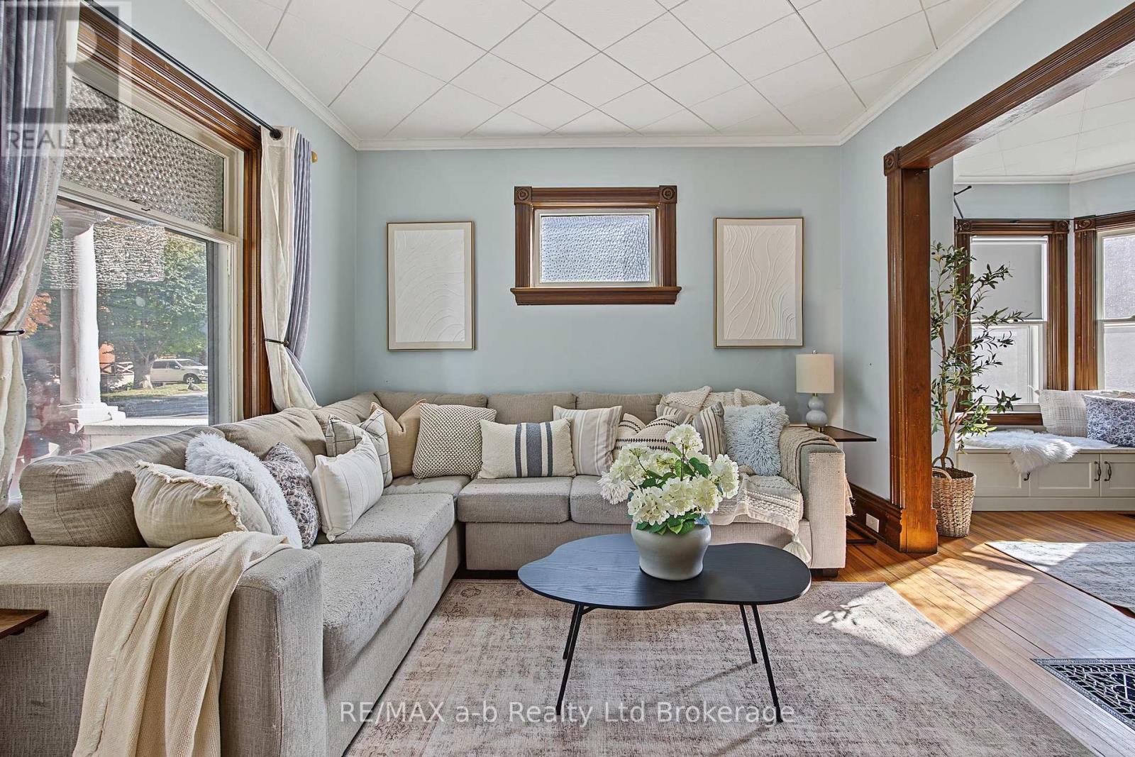 225 GRAHAM STREET - Image 11