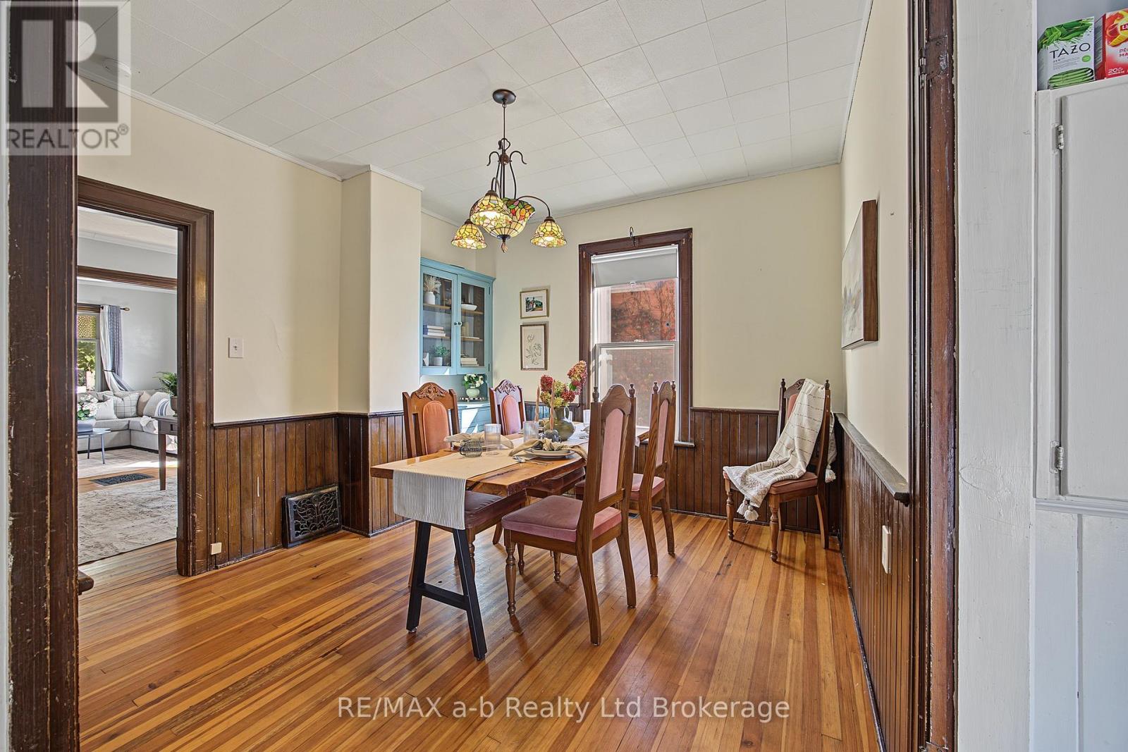 225 GRAHAM STREET - Image 12