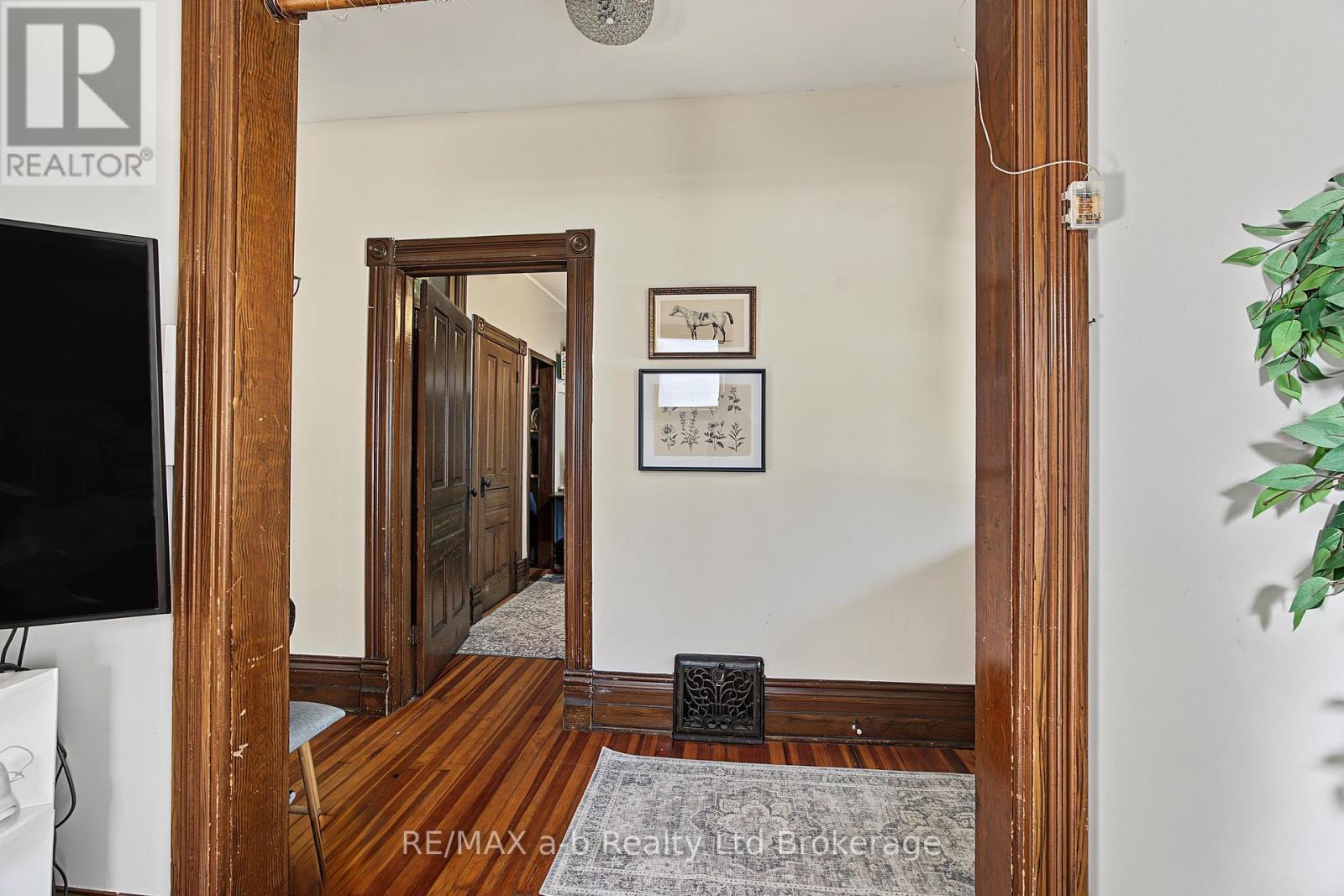 225 GRAHAM STREET - Image 15