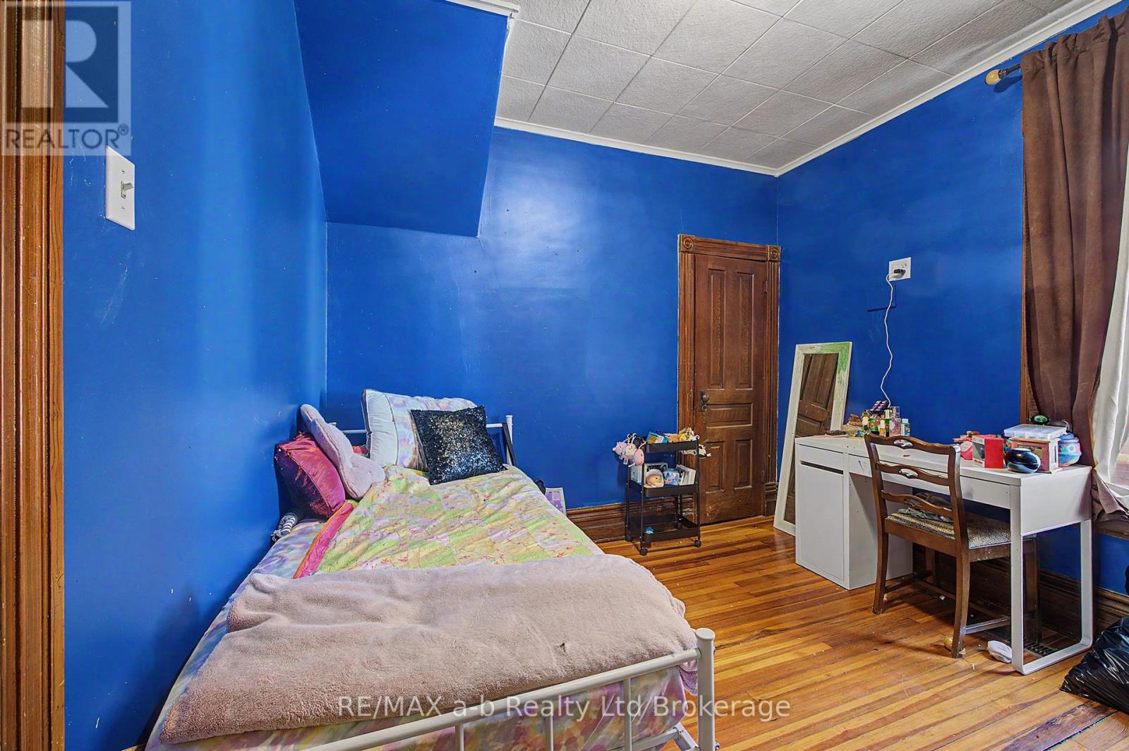 225 GRAHAM STREET - 27