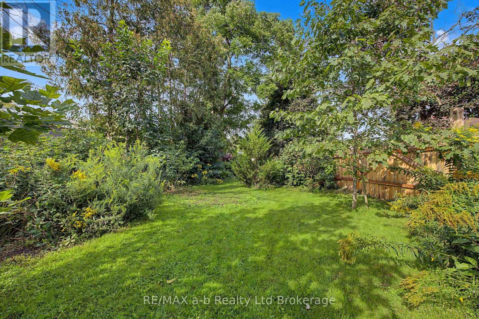 225 GRAHAM STREET - Image 36