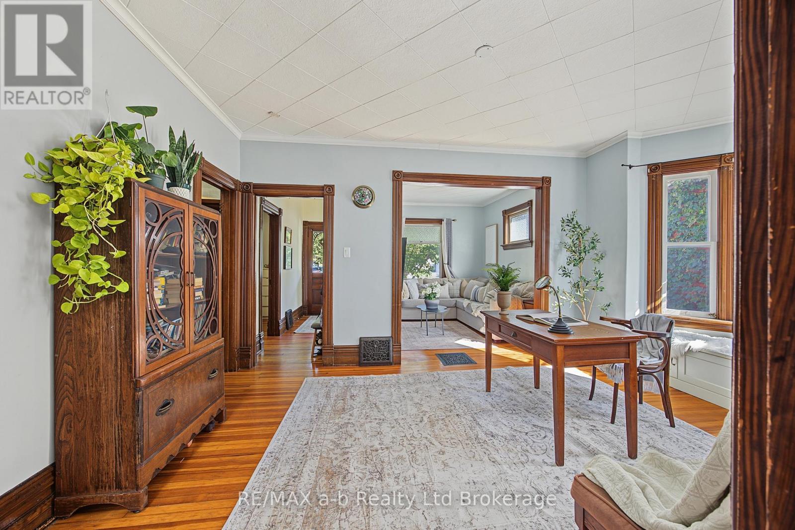 225 GRAHAM STREET - Image 8