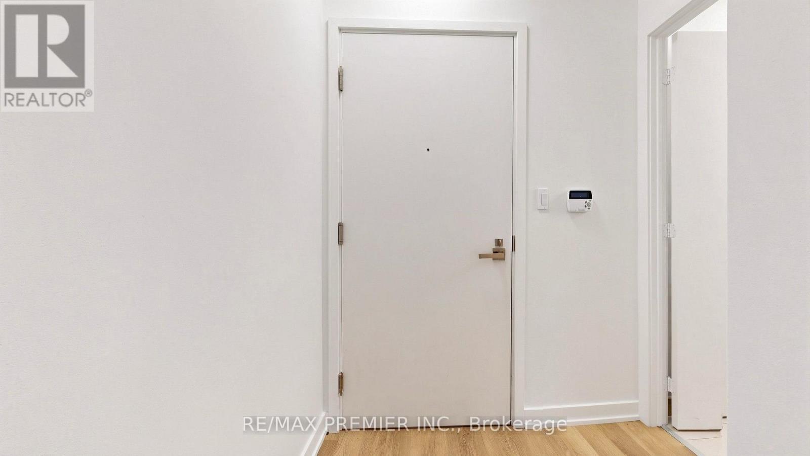 #1105 50 ORDNANCE STREET - 33