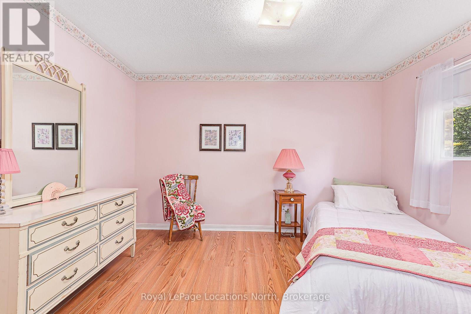 162 CHRISTOPHER AVENUE - 23