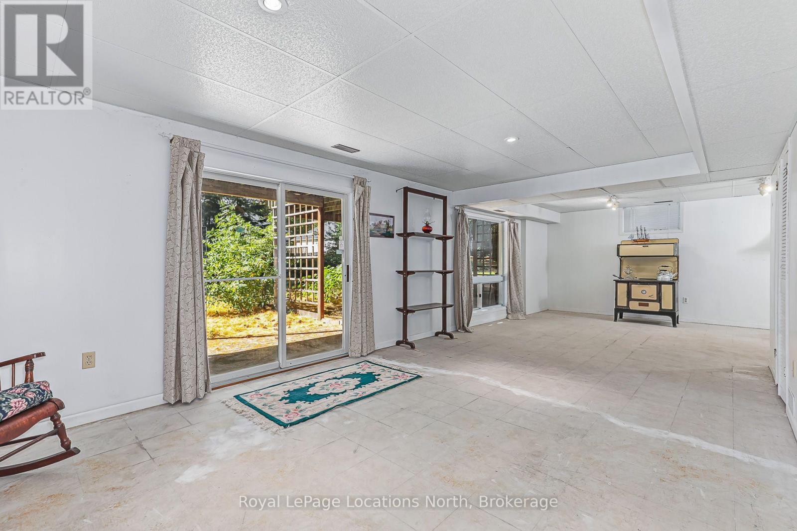 162 CHRISTOPHER AVENUE - Image 35