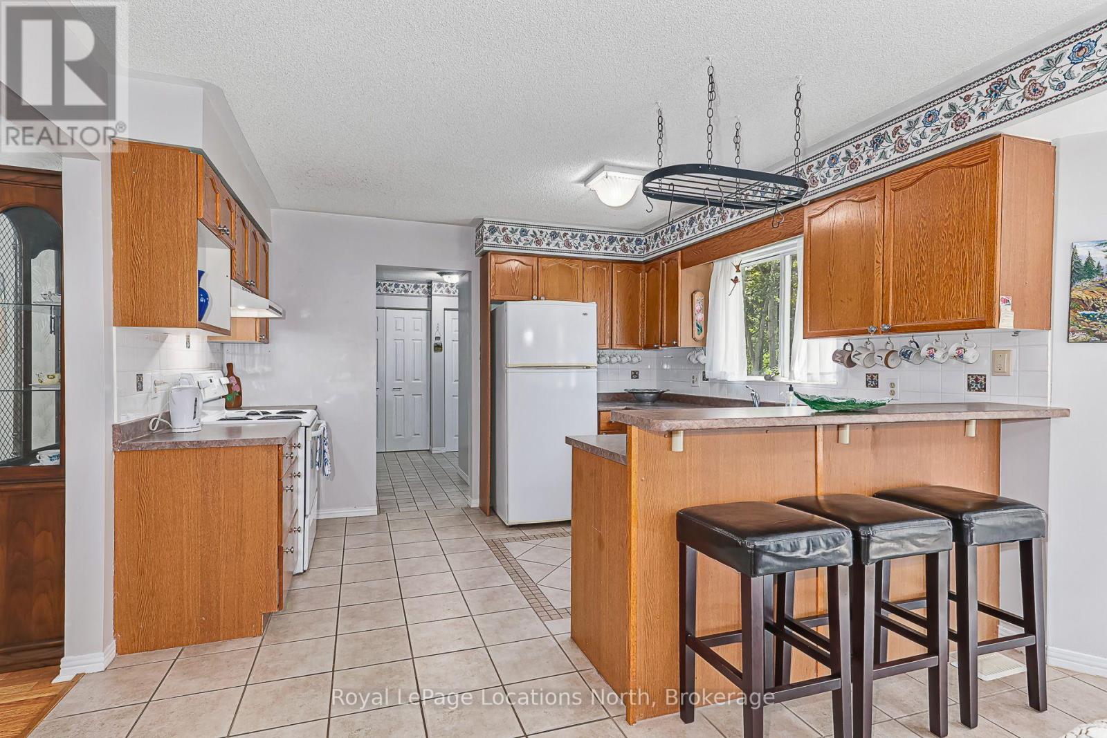 162 CHRISTOPHER AVENUE - 7