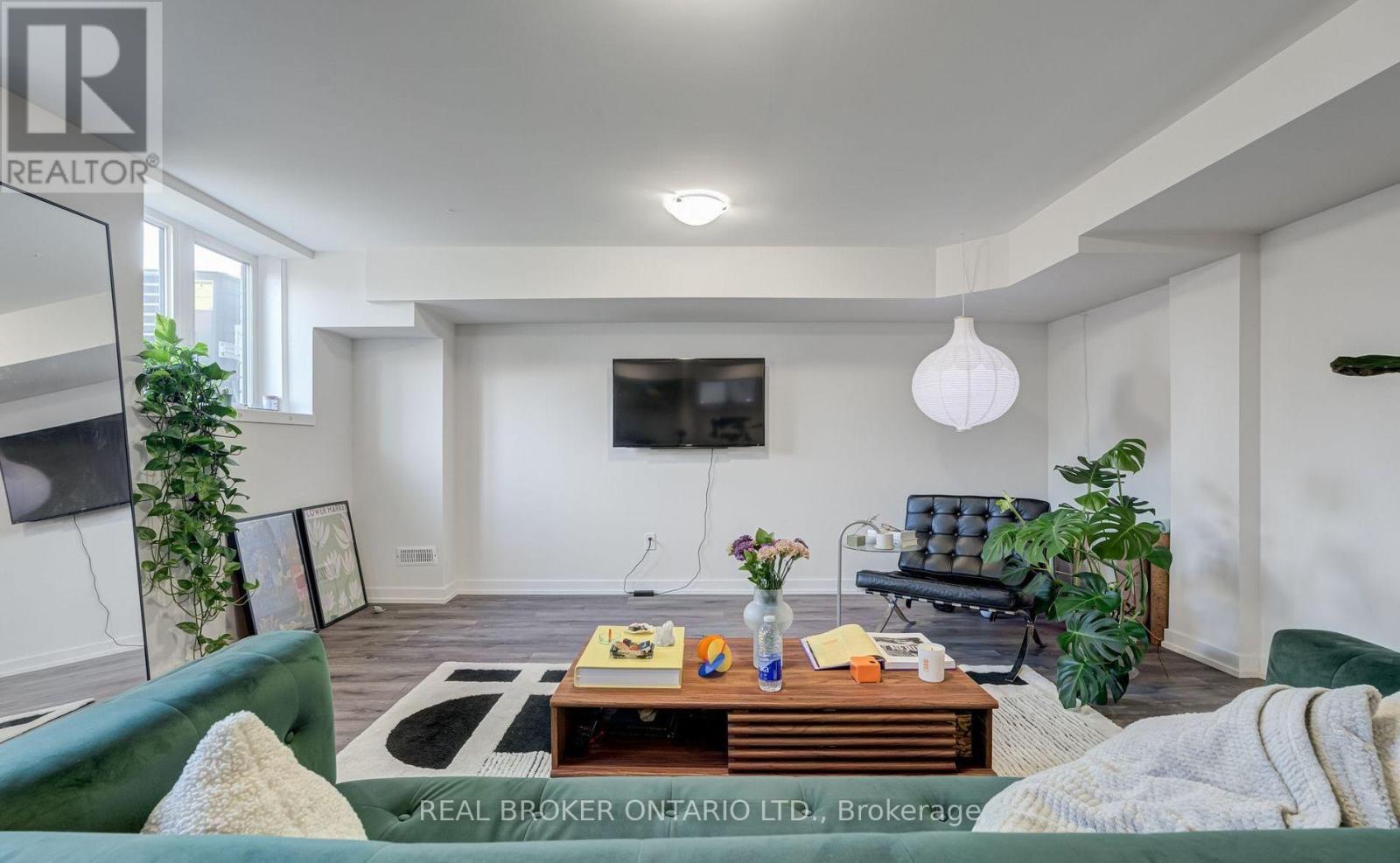 20A- 20A-400 Finch Avenue, Pickering, ON photo 9