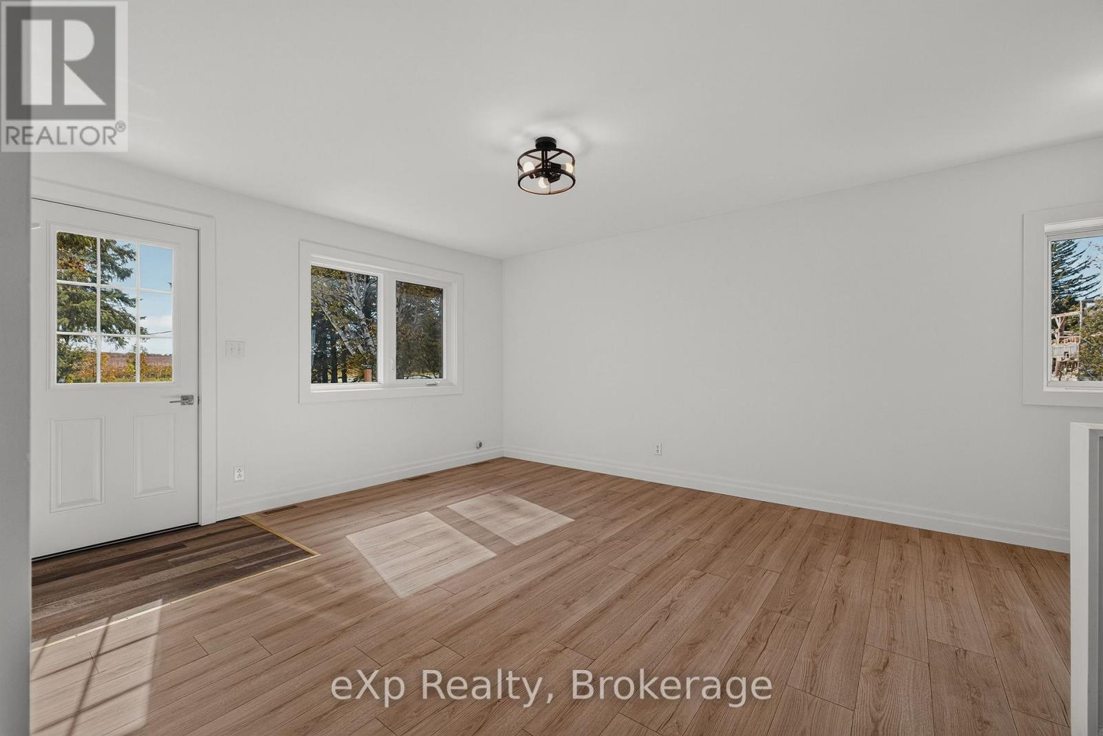 225697 SOUTHGATE 22 ROAD - 10