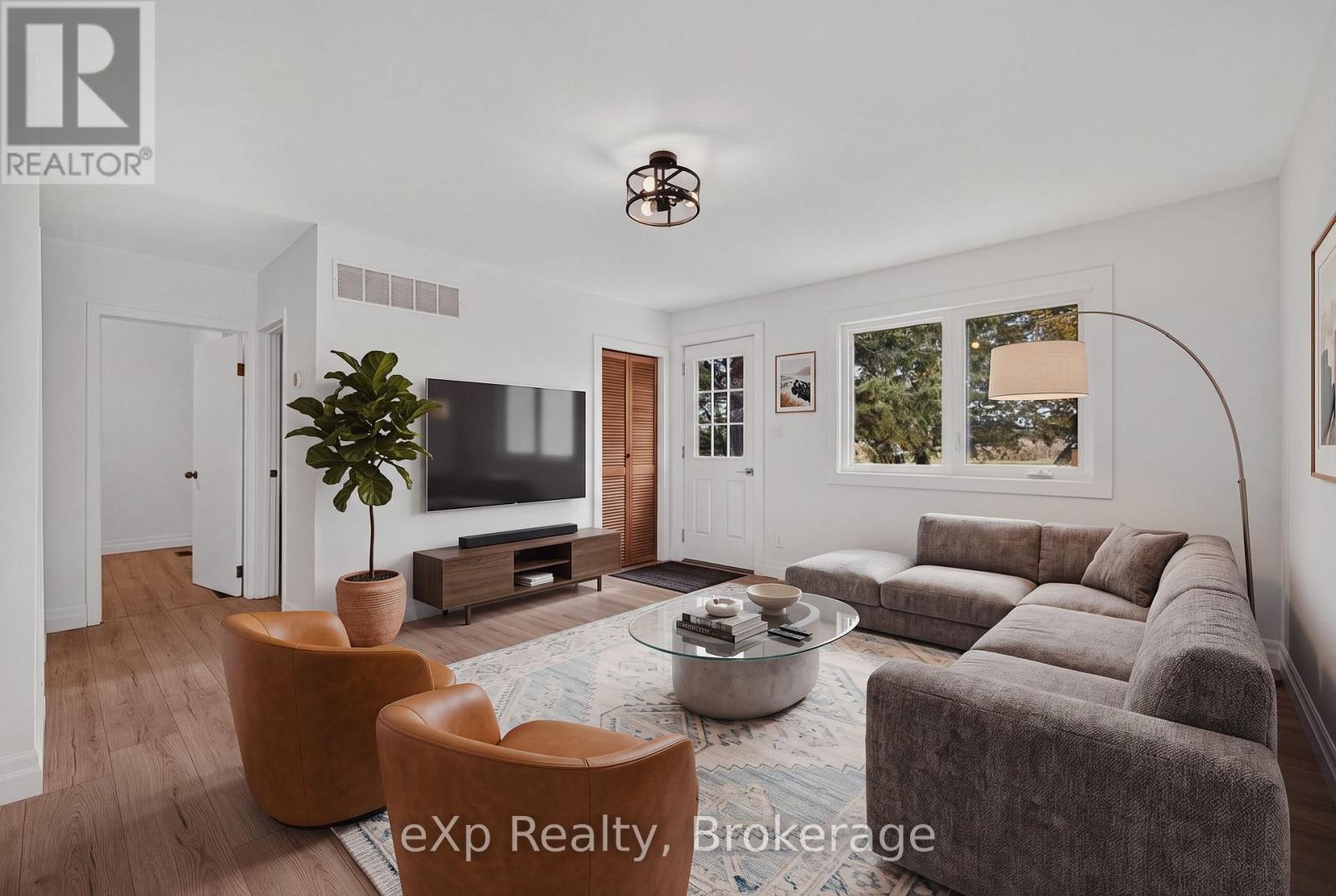 225697 SOUTHGATE 22 ROAD - 11