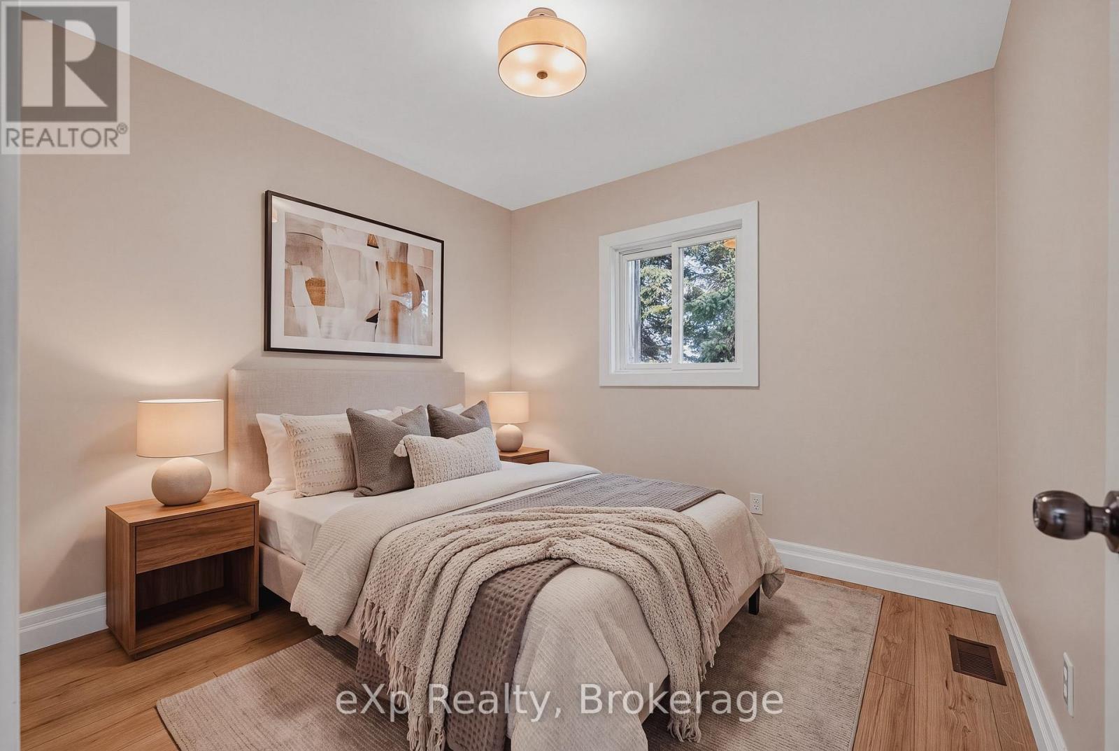 225697 SOUTHGATE 22 ROAD - 16