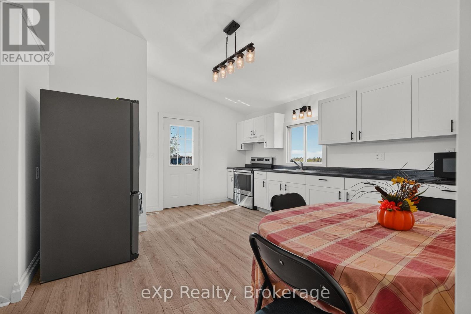 225697 SOUTHGATE 22 ROAD - 2