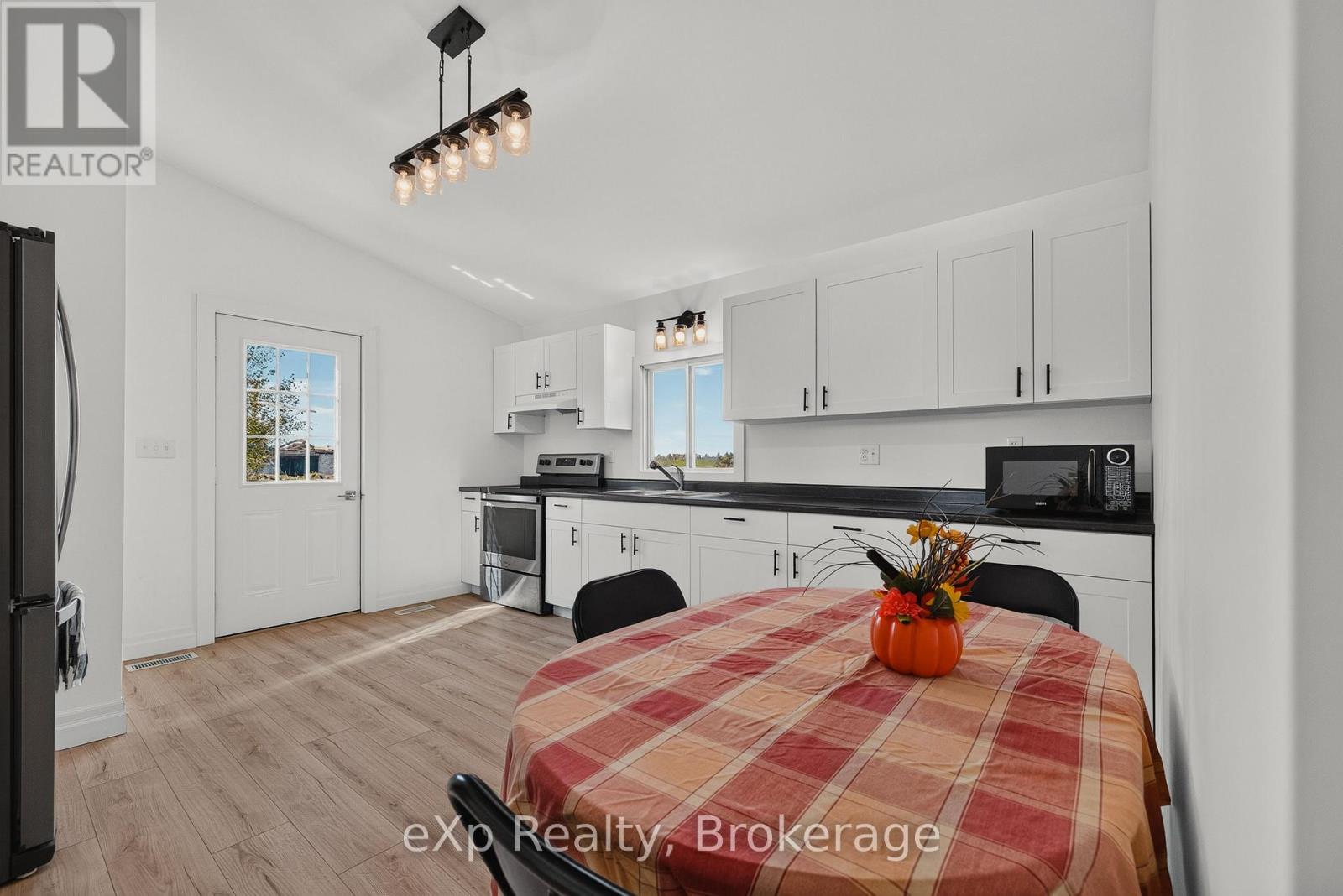 225697 SOUTHGATE 22 ROAD - 3
