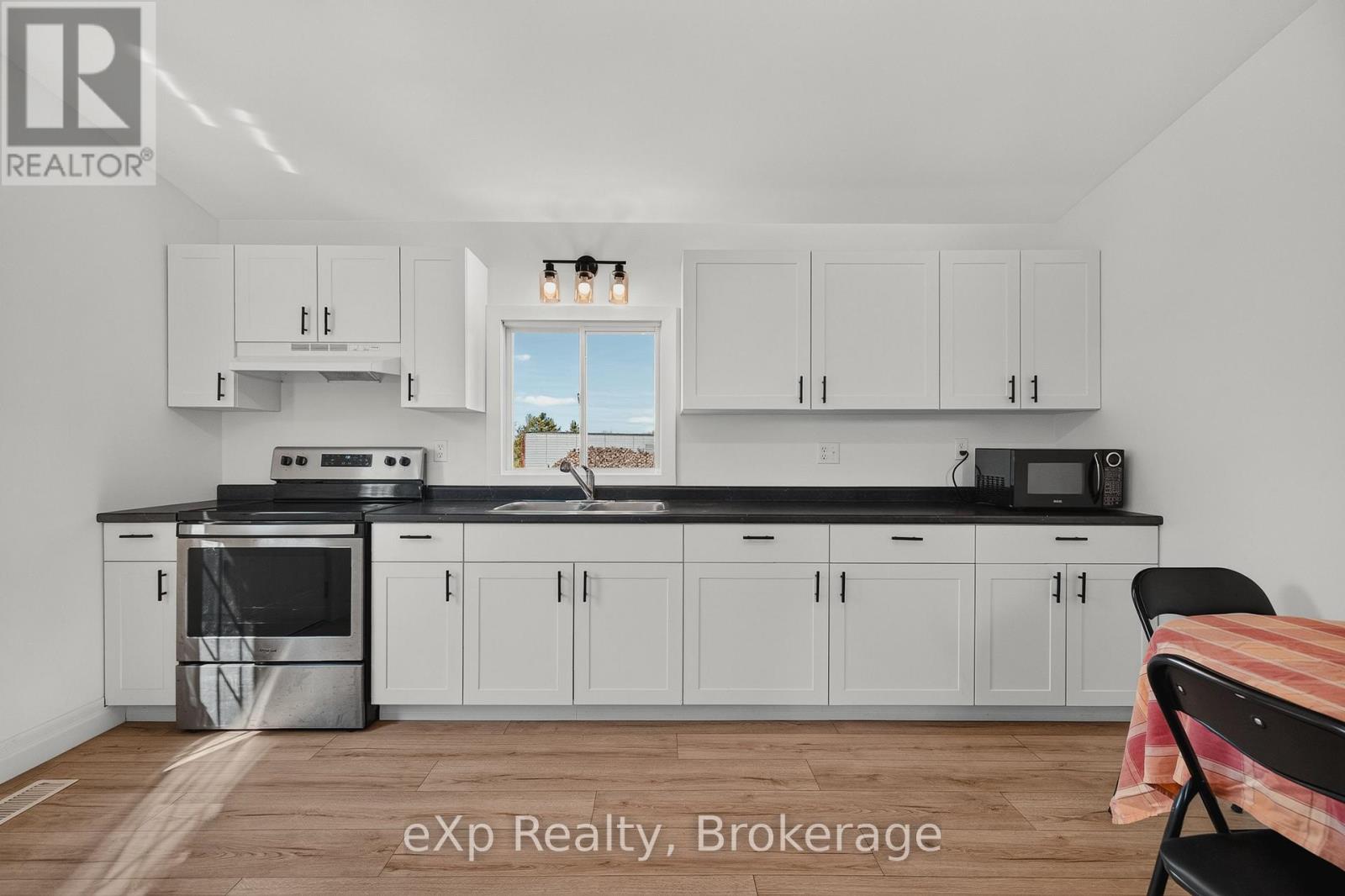 225697 SOUTHGATE 22 ROAD - 4