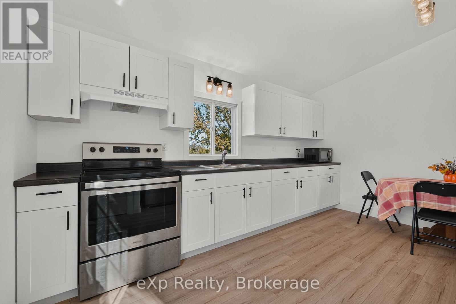 225697 SOUTHGATE 22 ROAD - 6